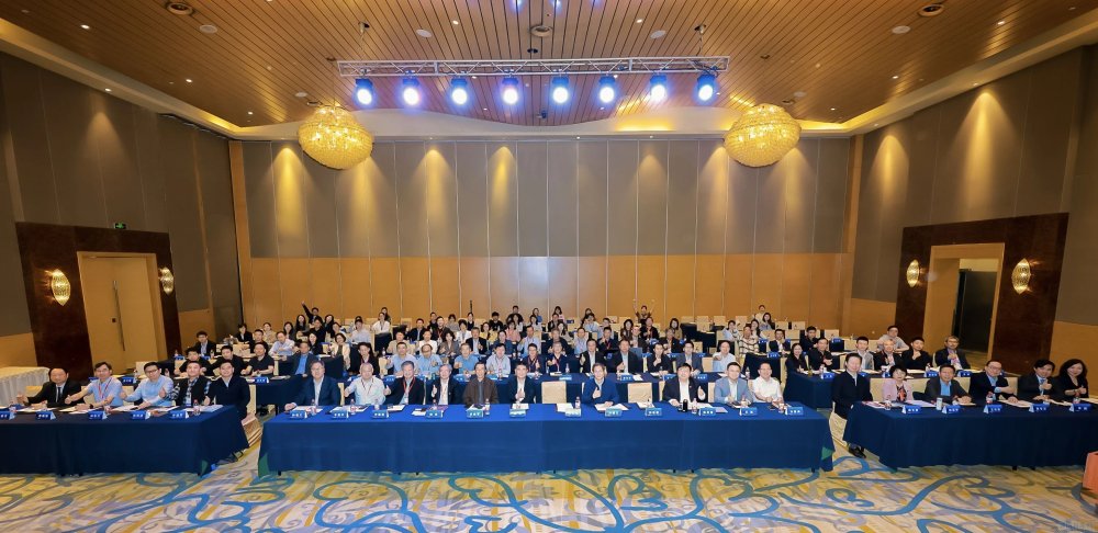 “智库评价理论和方法创新暨南京大学中国智库研究与评价中心成立十周年学术研讨会”圆满举行(图1) 微信图片_20250512085807.jpg